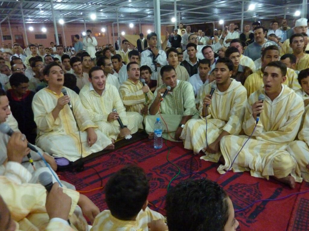 Sidi Mouad Al-Qâdiri Boutchich, lors d'une veillée d'audition spirituelle (Samaa') à Madagh.